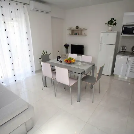 Fantasy Apartment *