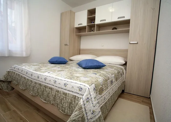 アパート Fantasy トロギール